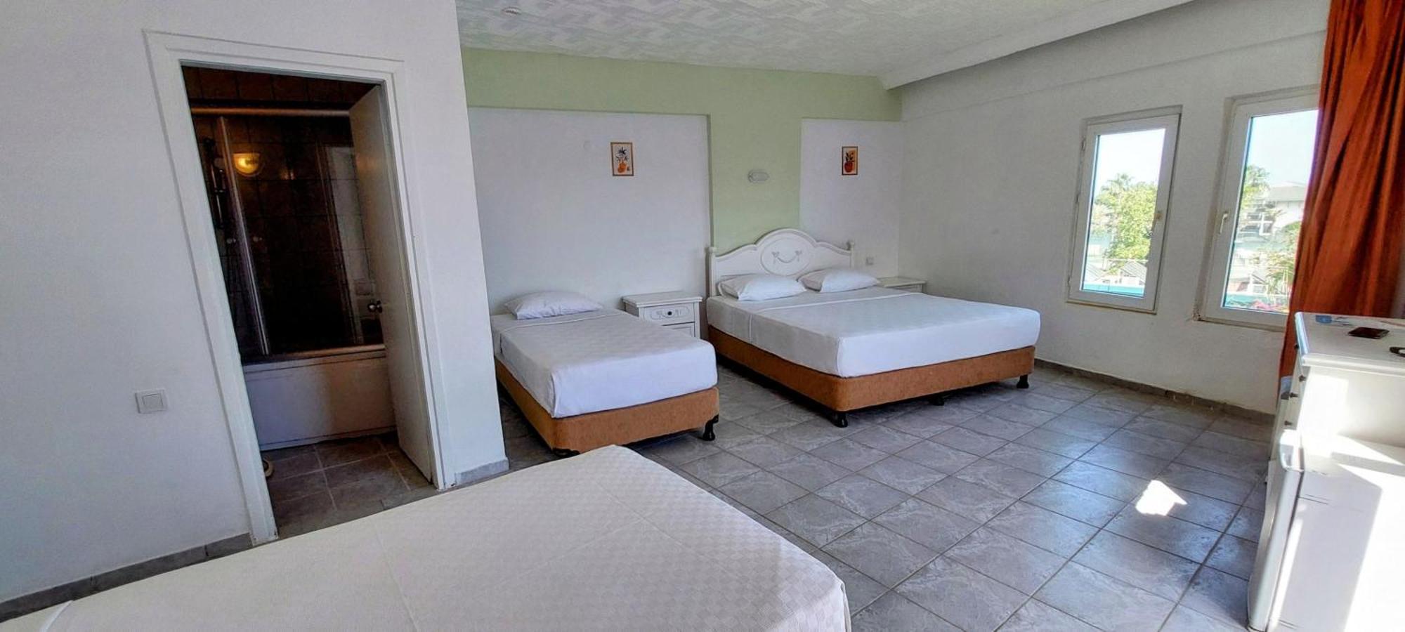 Uk Hotel Kiris 안탈리아 외부 사진